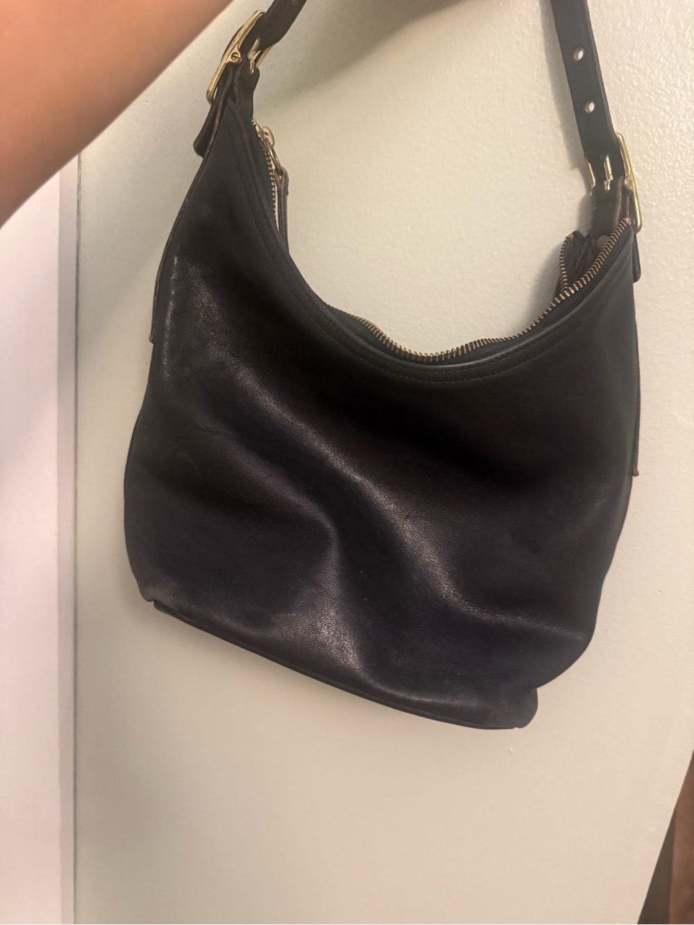 Vintage Coach Classic Black Leather Shoulder Bag - Picture 2 of 8